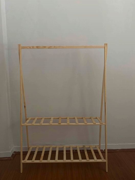 Дървена закачалка/стойка/щендер за дрехи