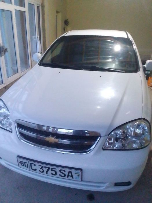 Lasetti 1,8 sotiladi