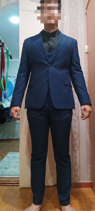 Продам костюм тройка.