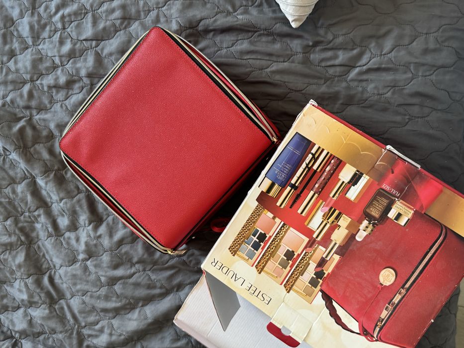 Новая косметичка Estee lauder