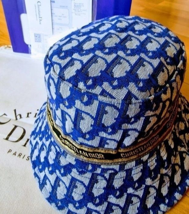 Palarii unisex, mărime universala, logo brodat, diverse nuanțe, saculet, etichetă
