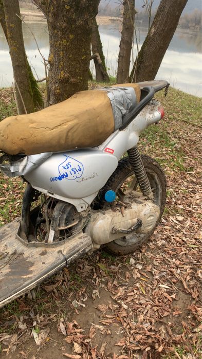 Vand scuter Aprilia Scarabeo 49cc