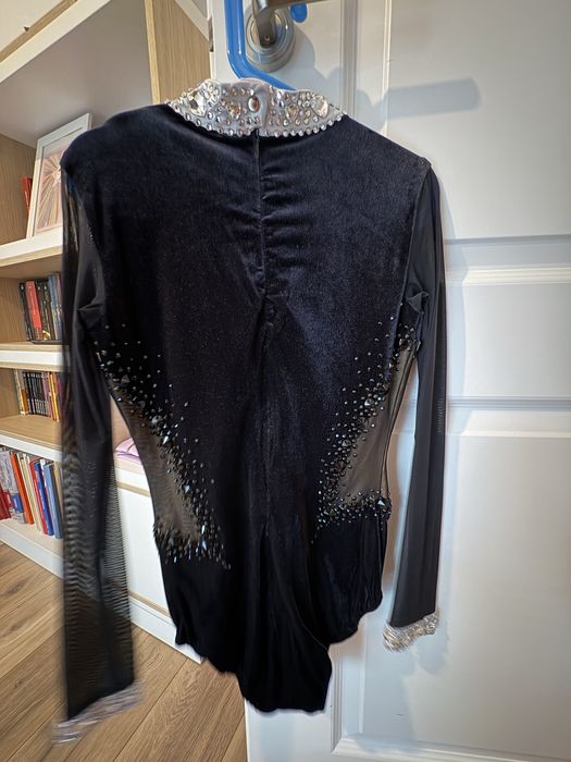 Costum de gimnastica aerobica/ritmica 10-12 ani, lucrat manual