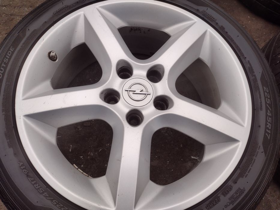 Перфектни 17-5х110 ЕТ39 7j Opel Astra H