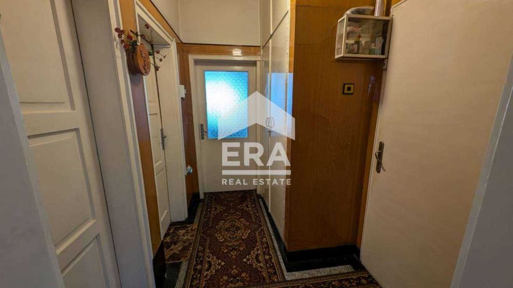 Продава се Четиристаен апартамент в Шумен, Център - 88 кв.м за 1246 €/кв.м - Снимка #6