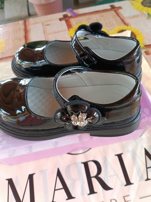 Чисто нови детски обувки. Номер 30