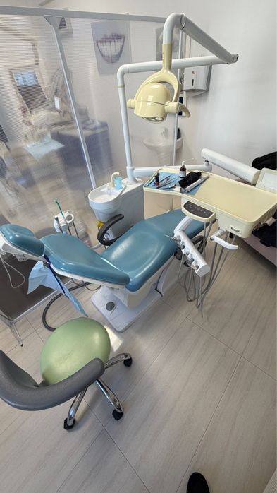 Se vând echipamente stomatologice în stare de funcționare: