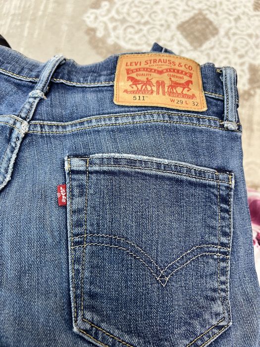 Blugi Levi s fara defecte