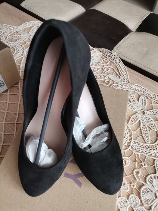 Pantofi negri cu toc gros