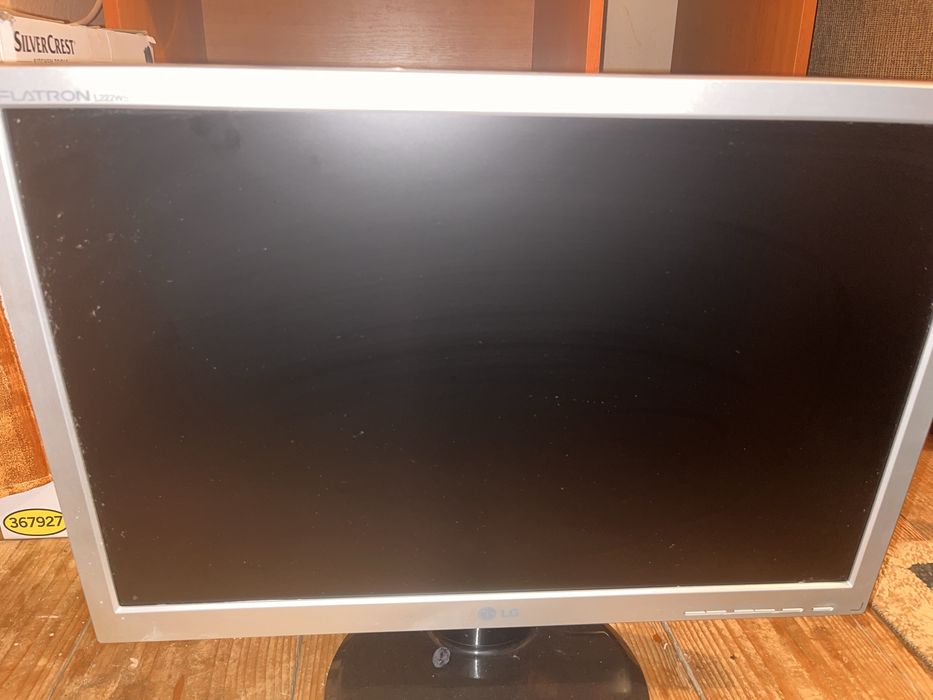 Monitor LG L222WS 22 inch widescreen ideal birou scoala gaming casual