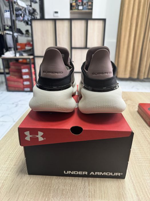 Under Armour Nova