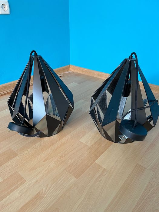 Два метални полилея