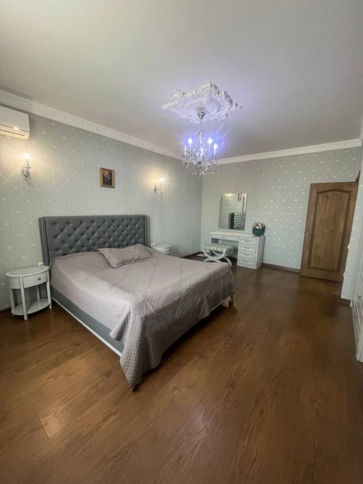 Продаётся квартира 6- комнатная ЖК Эльбек