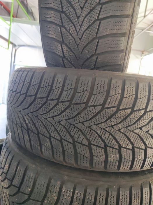 4 бр зимни 225/50/17 Nexen 24г