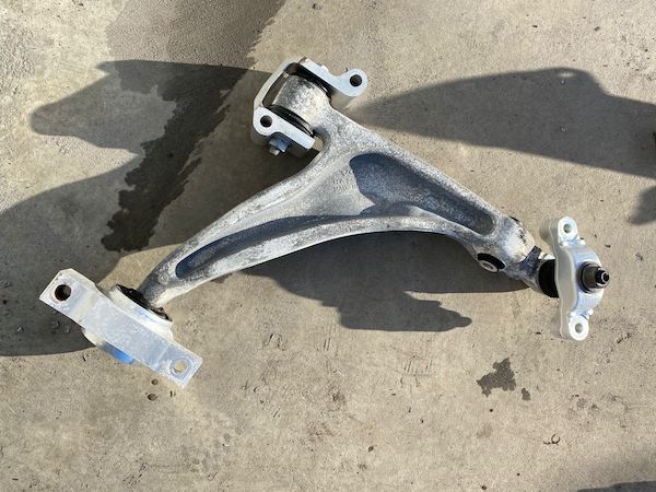Brat stanga fata Volvo V60CC V90CC XC60 XC90 2016+  31360644