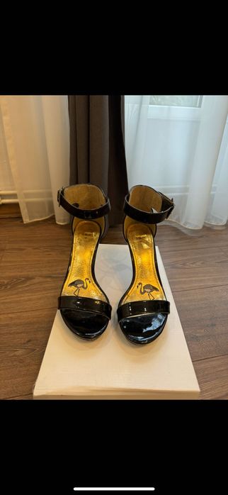 Sandale cu toc foarte comode, mărimea 37