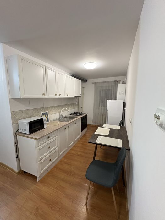Inchiriere apartament 2 camere,Et 1/4