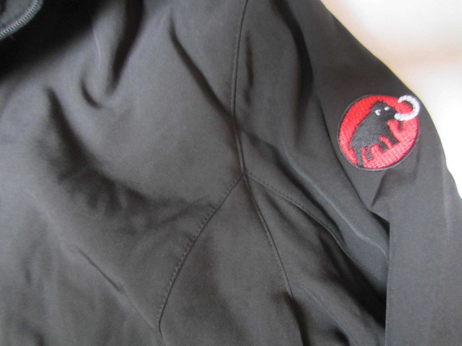 Geaca dama inscriptionata Mammut,masura L,stare buna,vezi DESCRIEREA