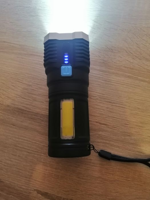 Lanternă LED reîncărcabila