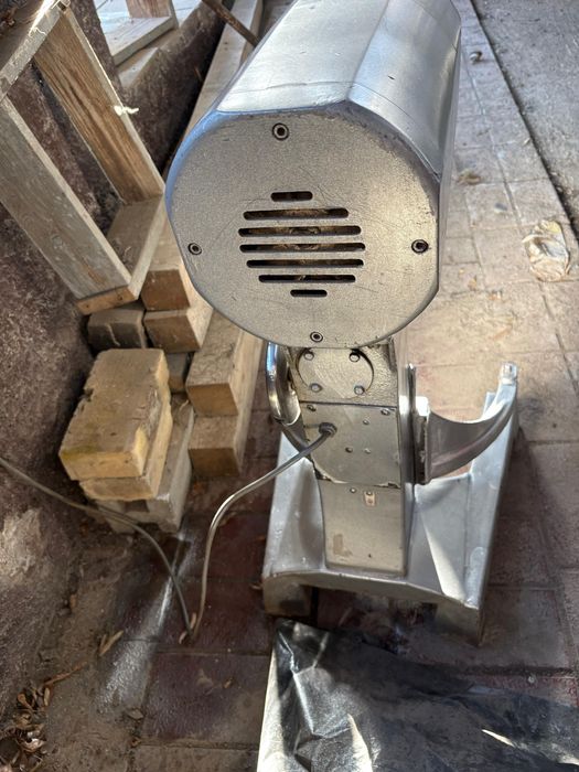 Тестомес производственный на 25 л