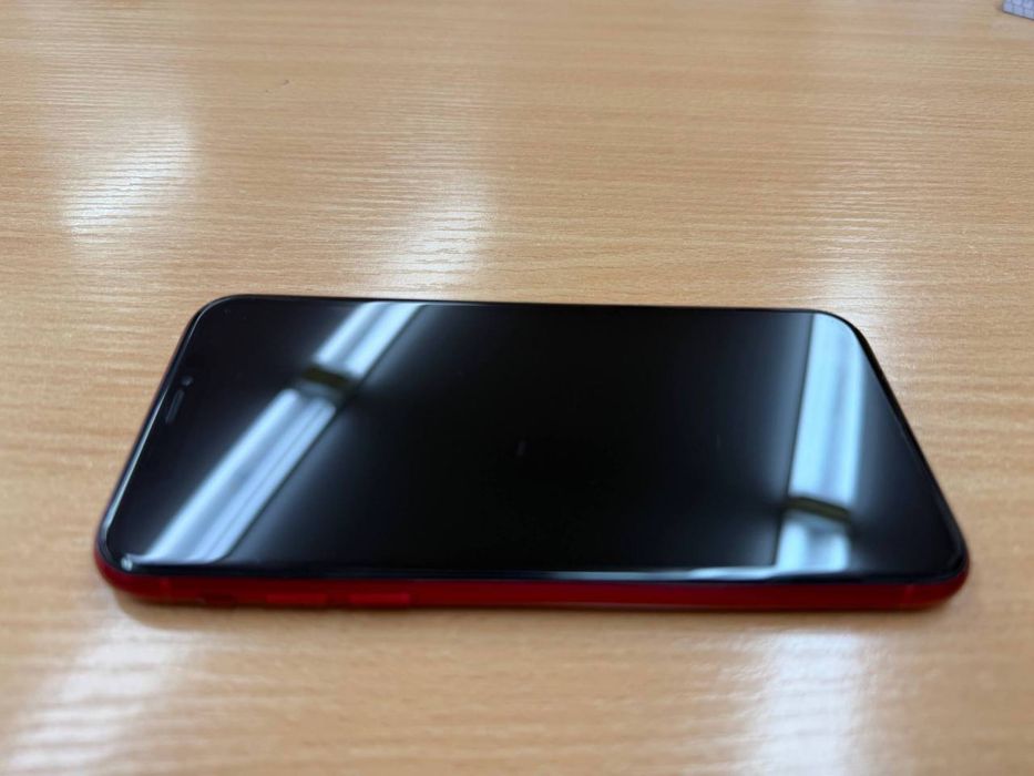 Продам Iphone xc