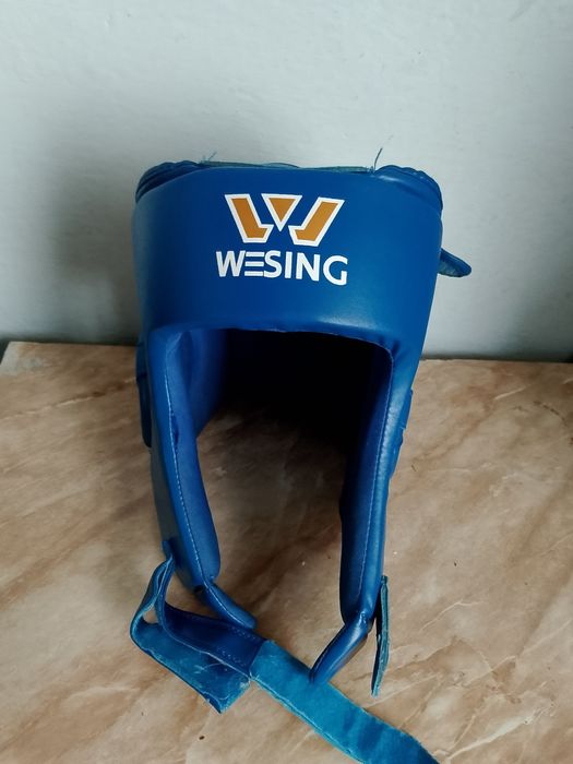 Продам вейсинг перчатки и шлем