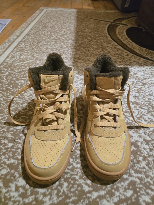 NIKE Зимни кецове