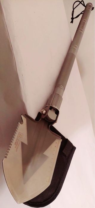 Lopata multifunctionala