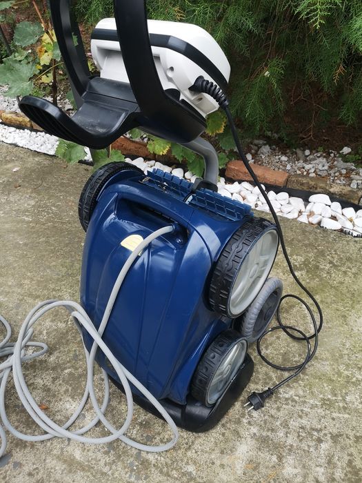 Робот за басейн Zodiak за стени и под