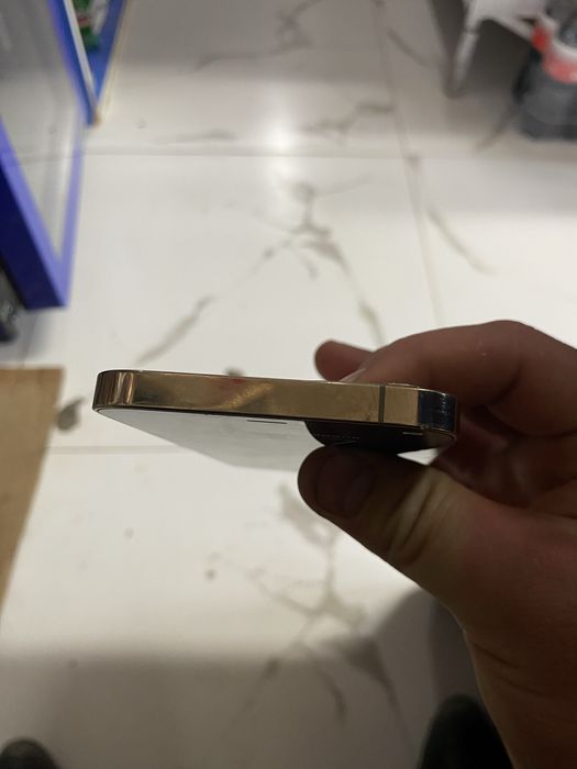 Айфон 12 про в отличном состоянии