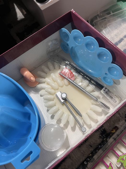 Материалы для маникюра