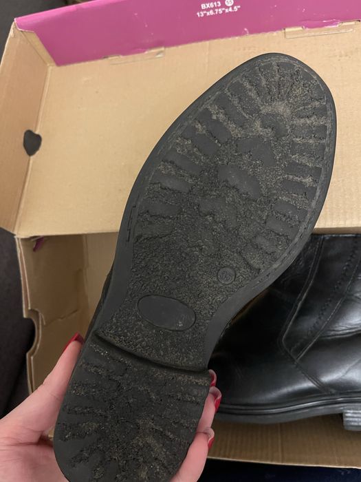 Продам туфли -ботинки 35 размер