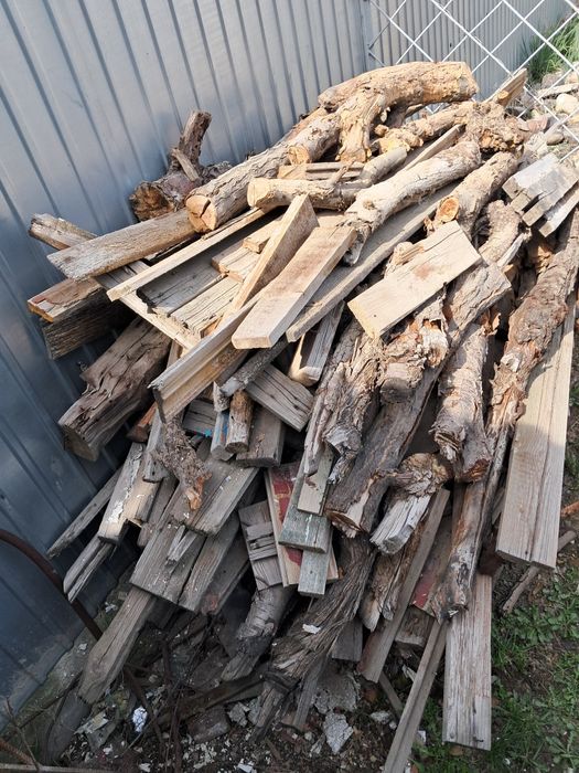 Дрова (доски, бревна)