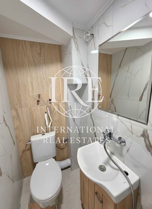 Продава се Едностаен апартамент в Варна, Гранд Мол Варна - 15 кв.м за 2800 €/кв.м - Снимка #3