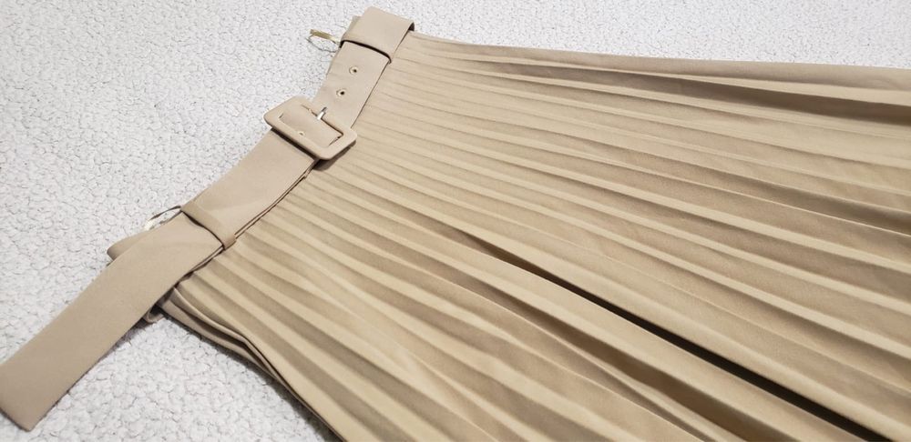 Вещи Zara: джинсы, юбка, кофточка