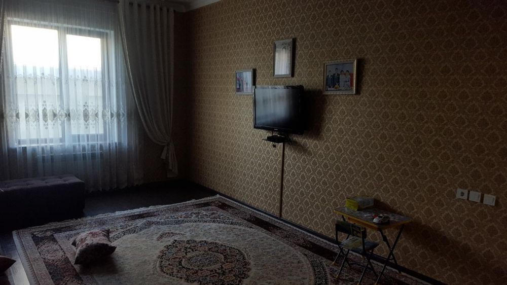 Дом продается, район Самал-2, в конце улицы Казиева, эитный район