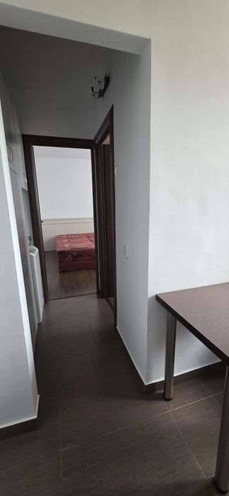 Închiriez apartament cu 2 camere in zona centrală