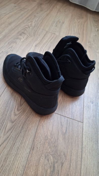 Ghete  baieti  iarna