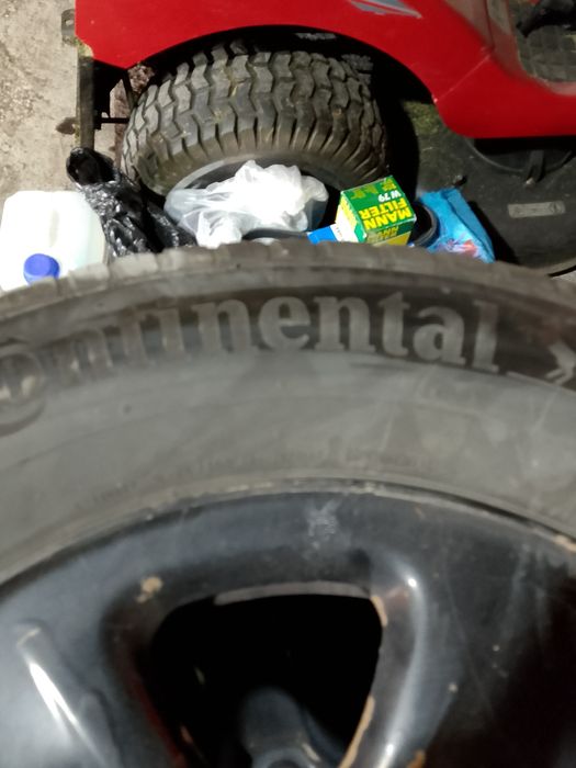 vand 4 roti cu cauciucurii