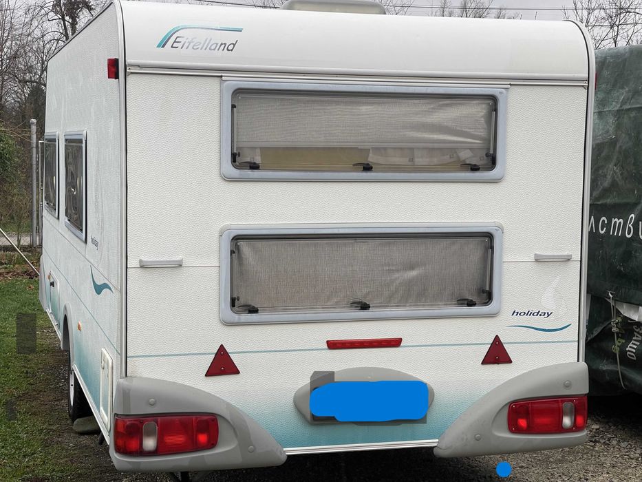 Продавам  каравана нов внос с възможност за преспиване на 6 човека