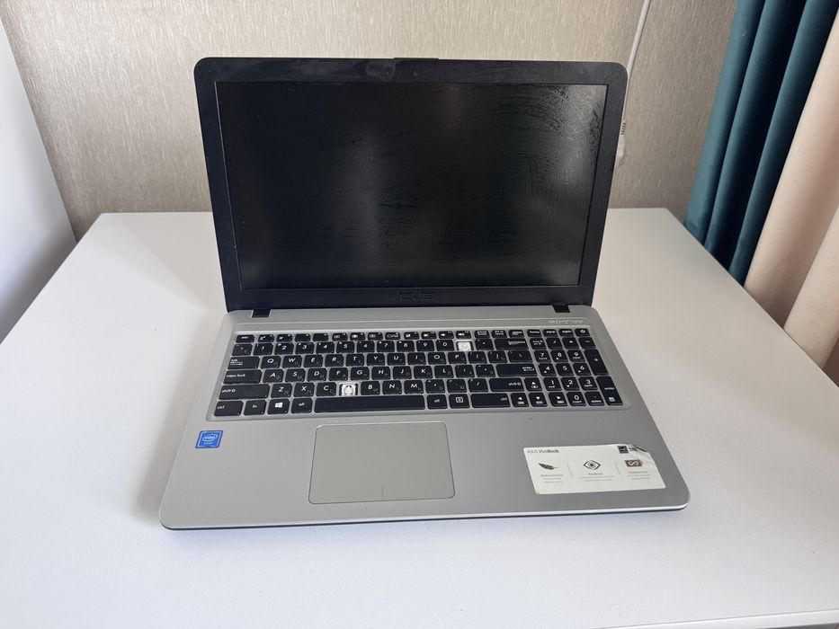 Продам ноутбук ASUS.