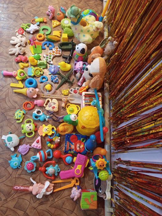 Для малышей ( игрушки ) .