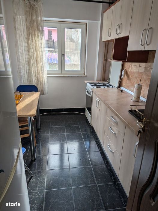 Apartament de închiriat cu balcon și lift în Prundu