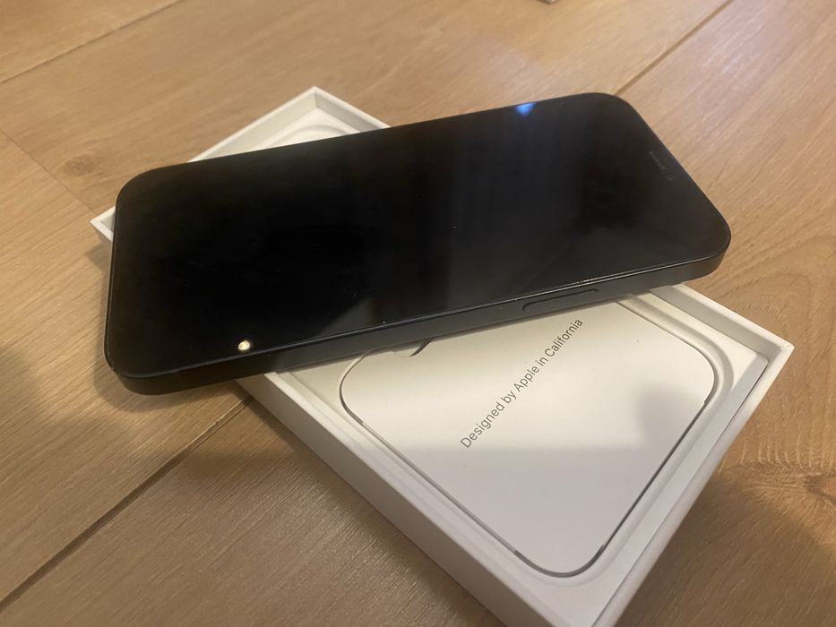 iPhone 12 64GB cutie + 3 huse