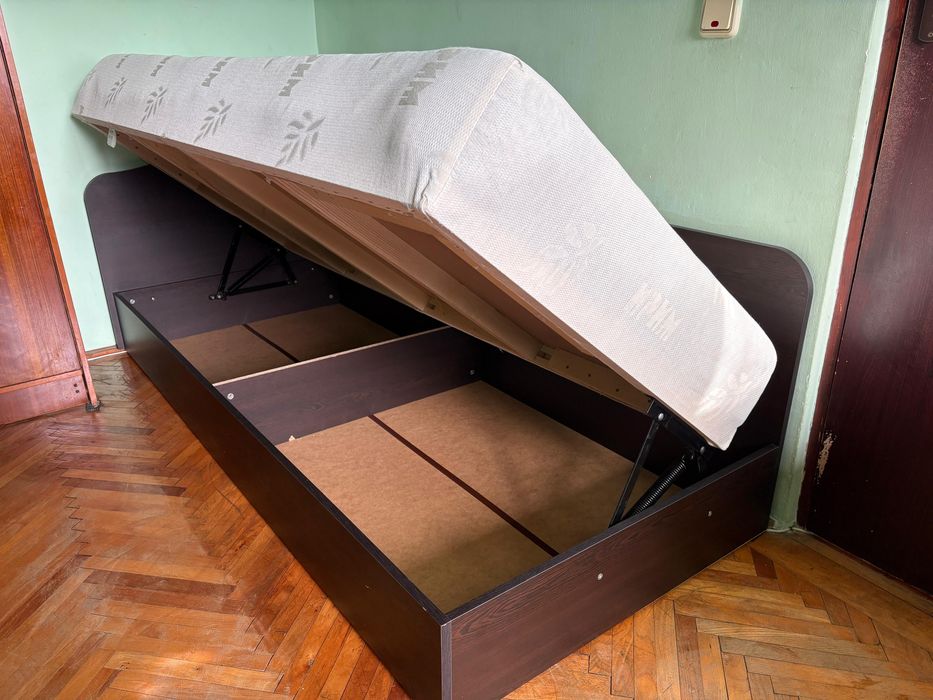 Pat de o singura persoana