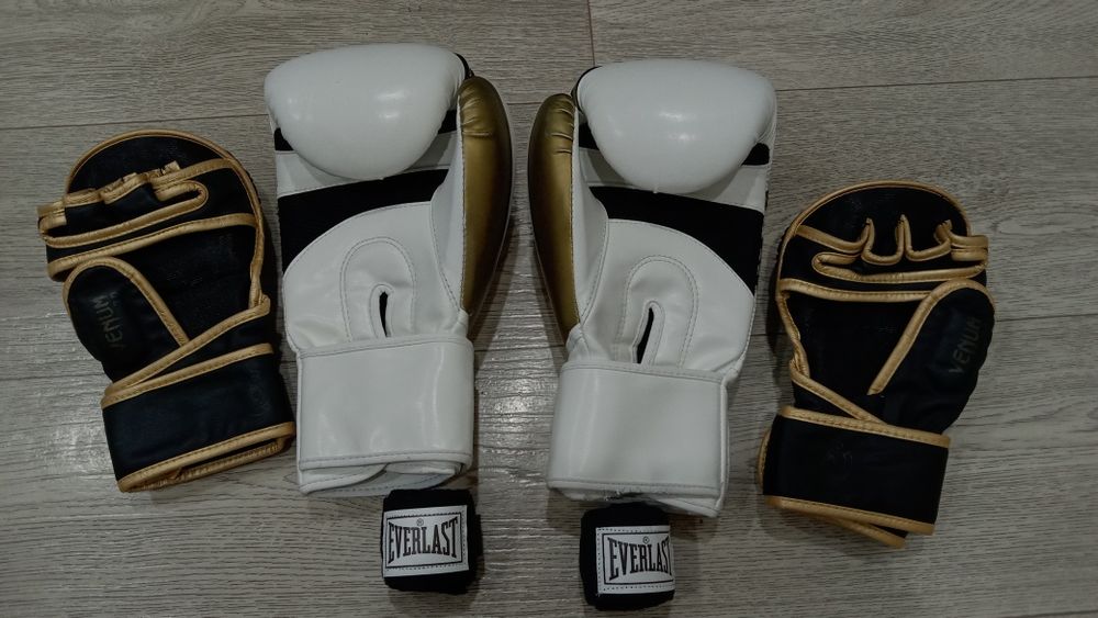 Продаю перчатки для бокса и бинты