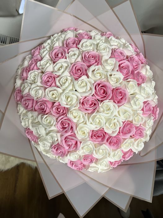 Trandafiri parfumati din sapun 101 trandafiri Valentine's day