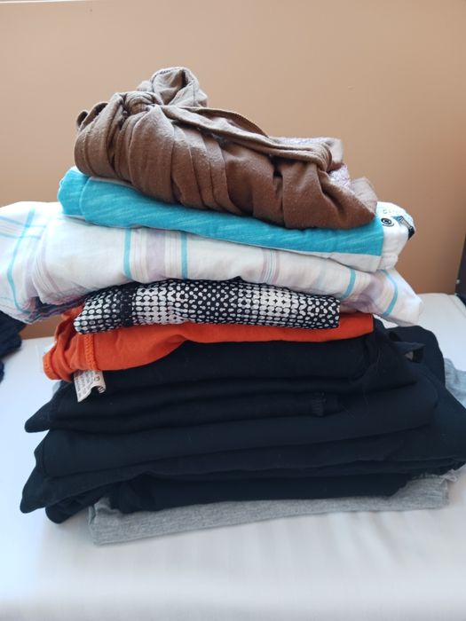 Подарявам дамски блузи с къс ръкав.