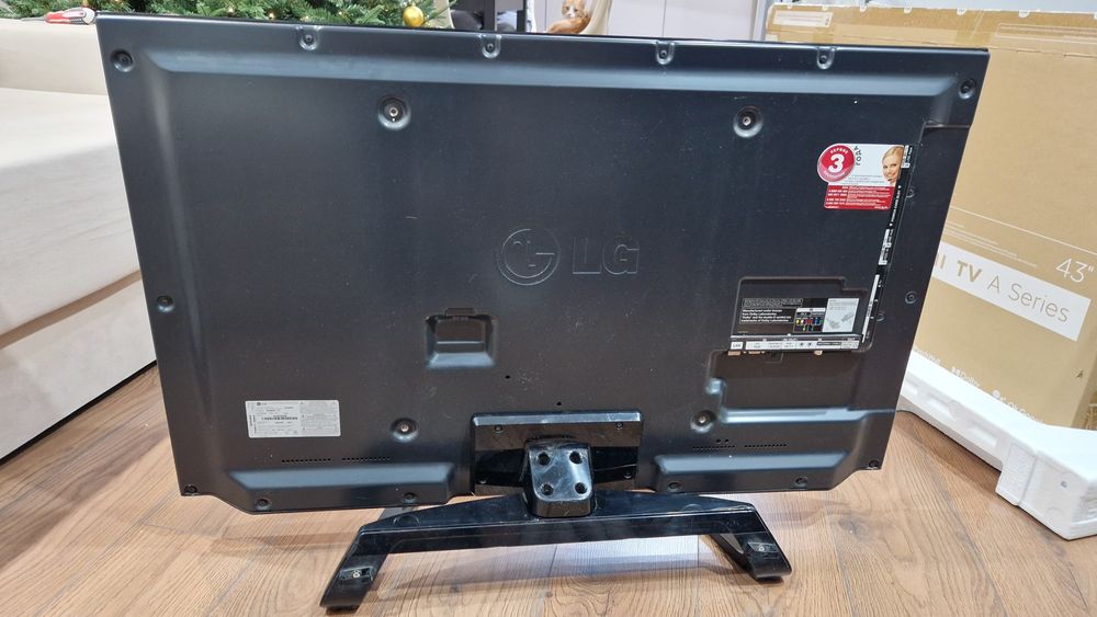 Телевизор LG 42" не смарт