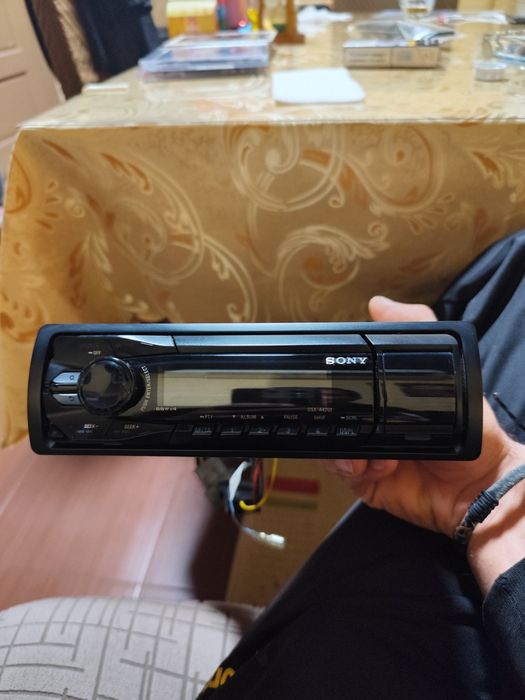 Alpine CDE-9803R и Sony DSX-A42UI